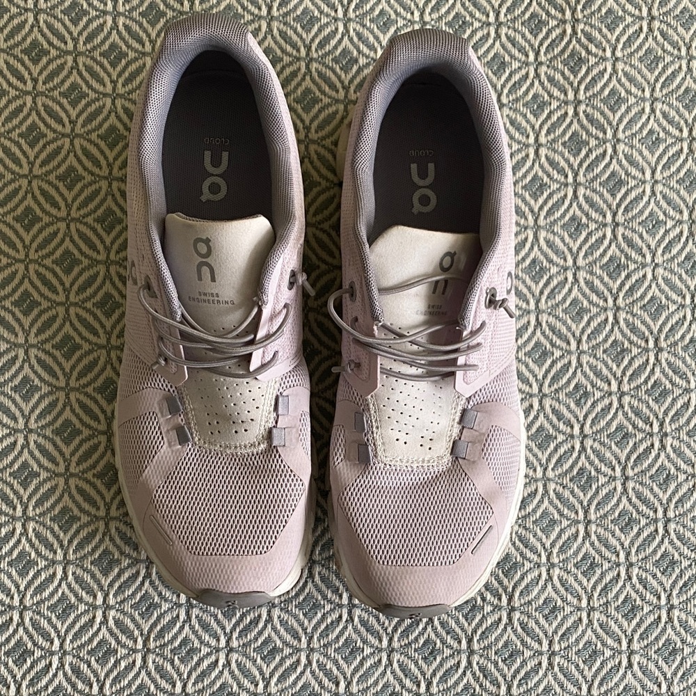 On Running Women’s Cloudswift Sneakers in Light Mauve